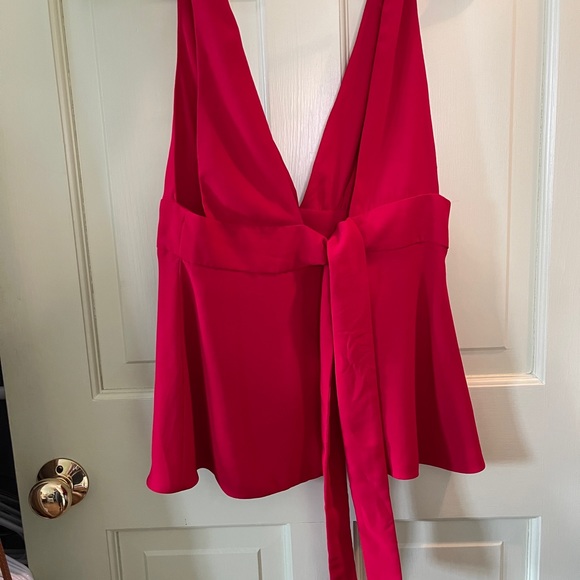 Sleeveless Blouse with Tie - Picture 4 of 7